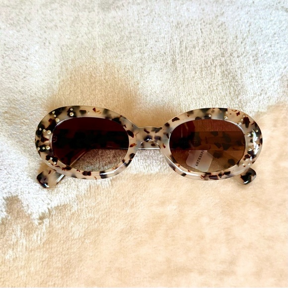 *NEW* Gray/Brown Anthropologie Leopard Print Sunglasses - Picture 1 of 4